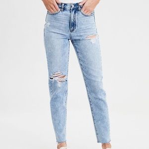 NWT American Eagle Mom Jeans